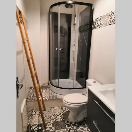 Studio B Apartment